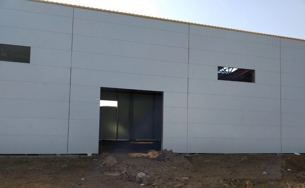 2571619005537WhatsAppImage2021-03-09at10.34.37.jpg Depozit de inchiriat Bucuresti – Shark Catering - vedere fatada constructie