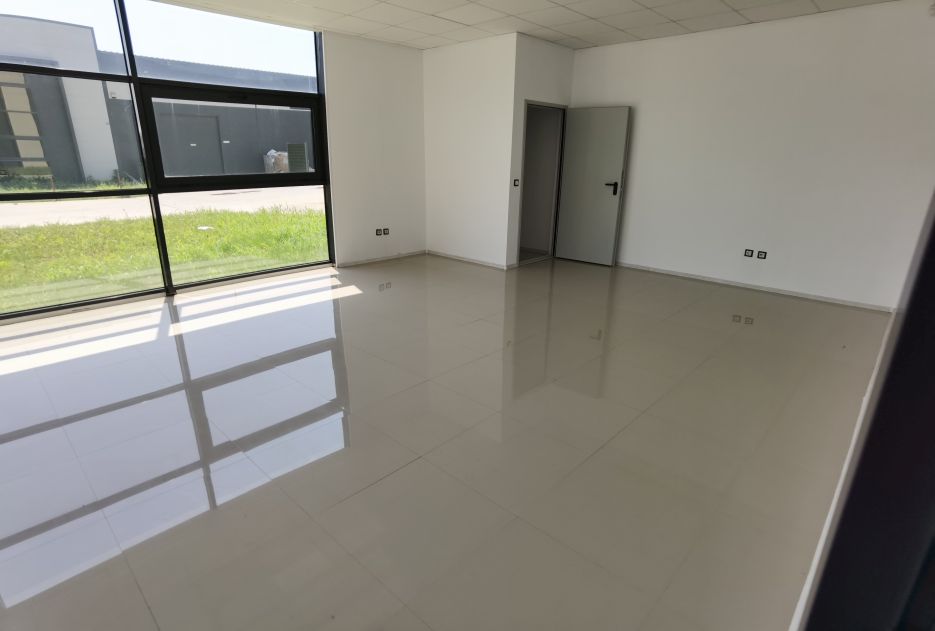 26116248686664.jpg LIFTCON Magurele spatiu depozitare de vanzare Bucuresti sud imagine interior birouri