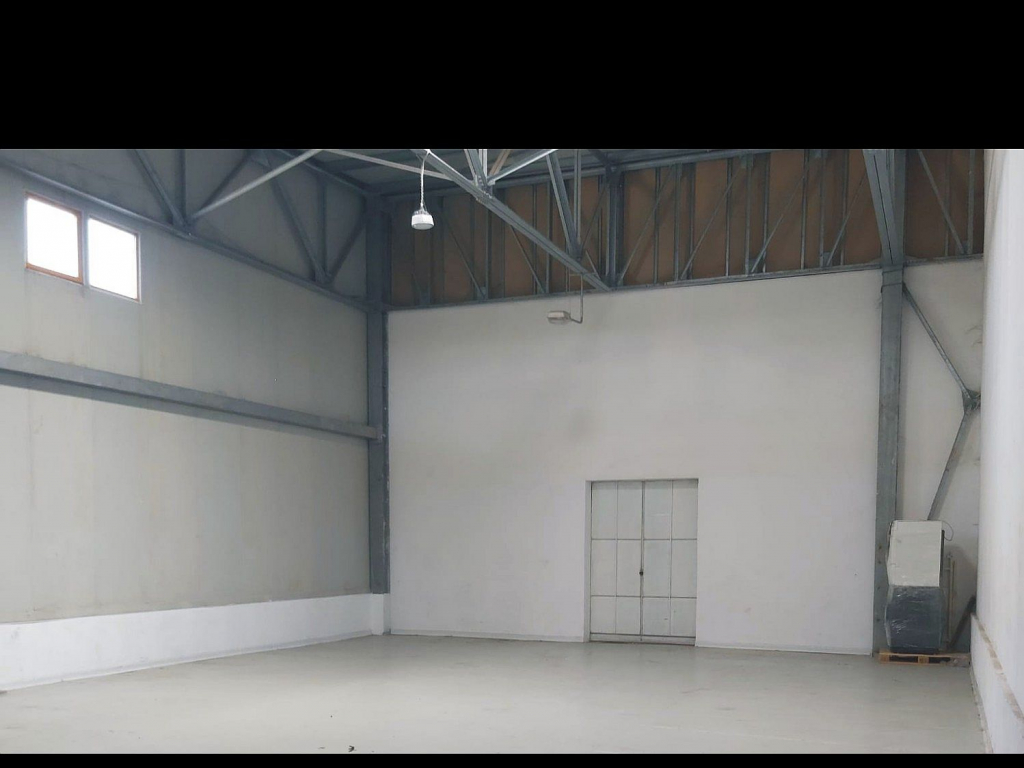 2861630394393111.jpg Hala depozitare Bucuresti nord Vest, imagine usa acces interior hala