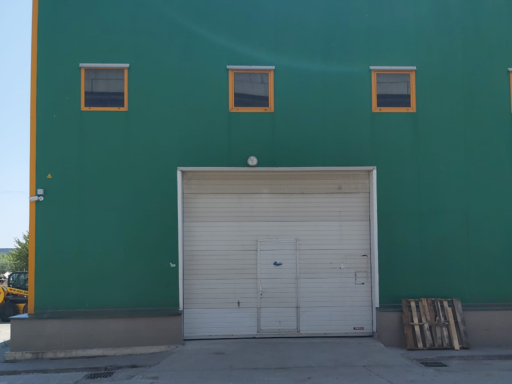 2861630395080IMG-20210811-WA0000.jpg Hala depozitare Bucuresti nord Vest, imagine usa acces auto hala
