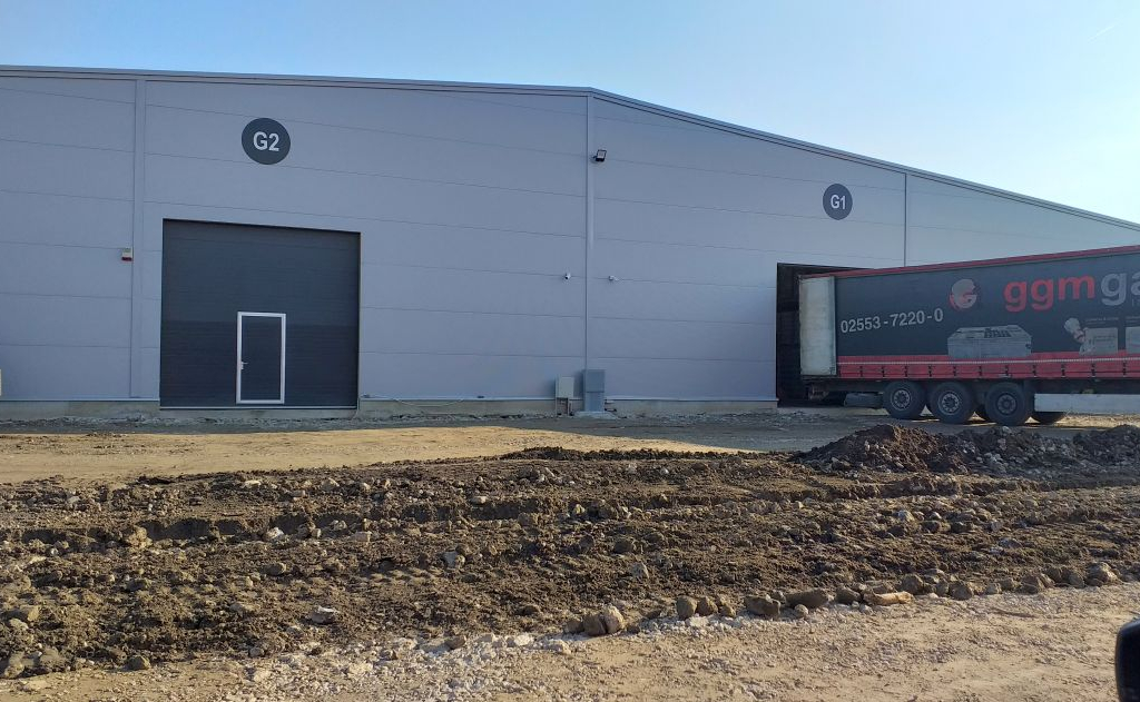 30816469949314.jpg Inchiriere hala in Afumati – DN2, Bucuresti-Nord-Est, poza usa acces tir