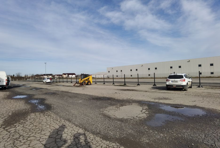 24116129473194.jpg Platforma betonata de inchiriat Bucuresti nord vedere gard imprejmuit