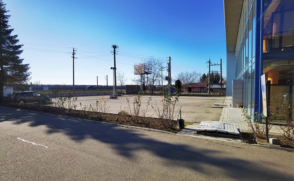 3071646908345fc4af0f4-838c-472e-93f5-40a67062307f.jpg Showroom de inchiriat in Tunari, Bucuresti-Nord, vedere fatada